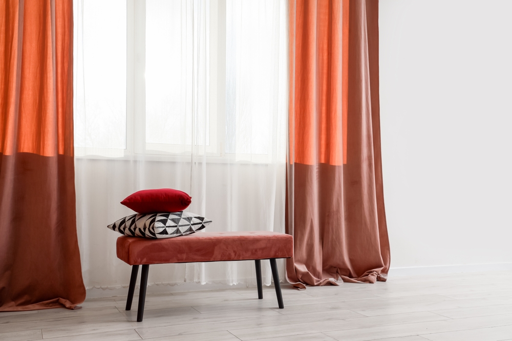 ผ้าม่านโทนสีแดง