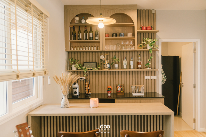 บิ้วอิน-ฟิตอินชั้นวางของบาร์ระแนงไม้