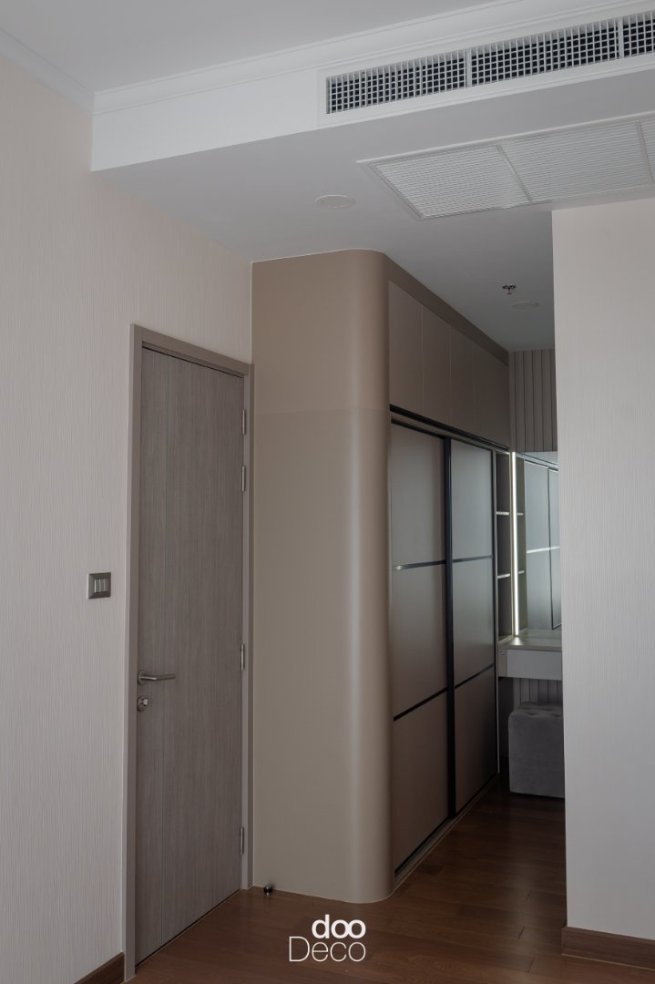 Gallery 12